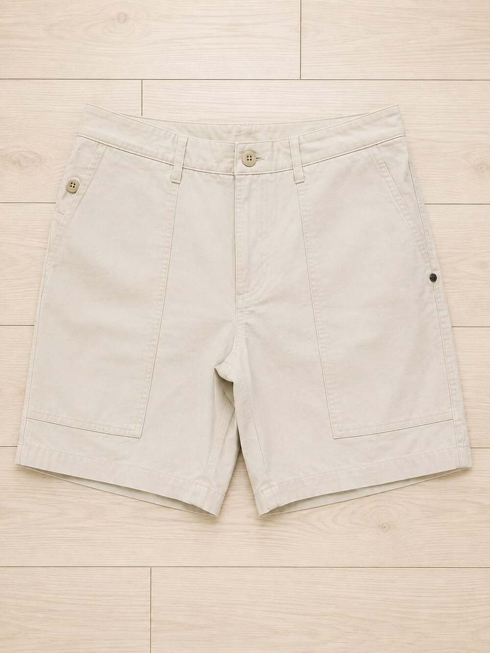 Vuori Men's Utility Khaki Pocket Shorts Sz 31